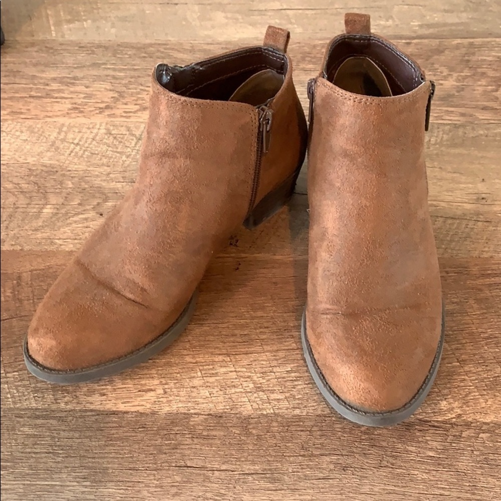 WOMENS BOOTIES